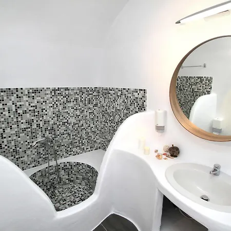 Finesse Aparthotel Oia