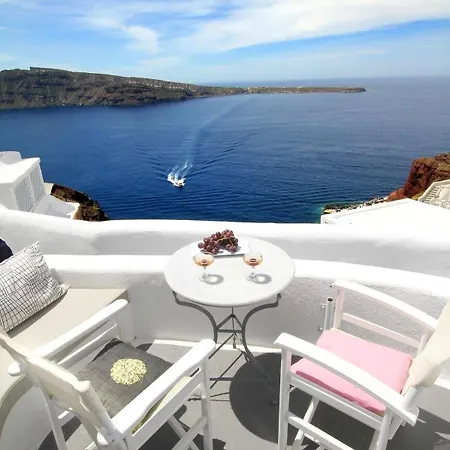 Finesse Aparthotel Oia (Santorini)