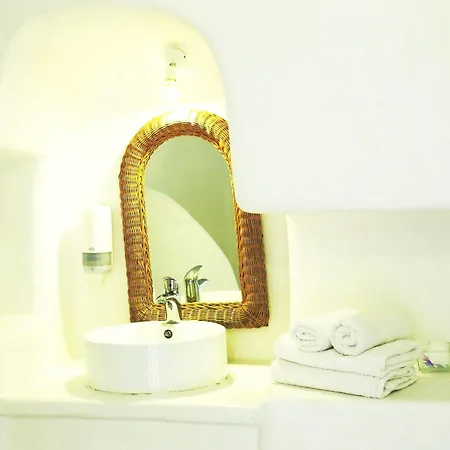 Finesse Oia (Santorini)