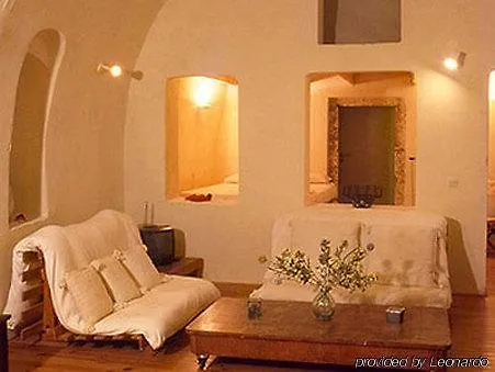 Finesse Oia (Santorini)