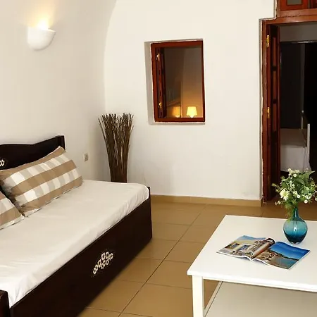 Finesse شقة فندقية أويا