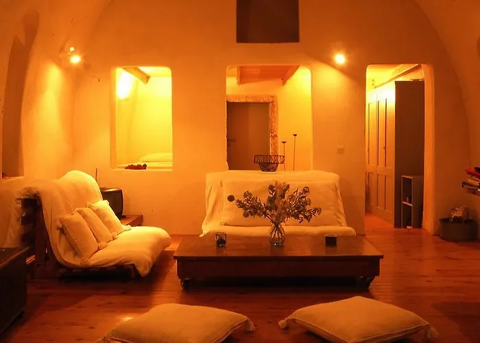 Finesse Oia (Santorini)