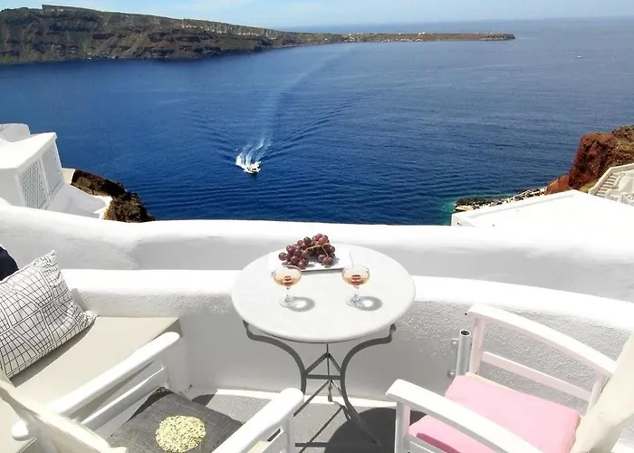 Finesse Aparthotel Oia